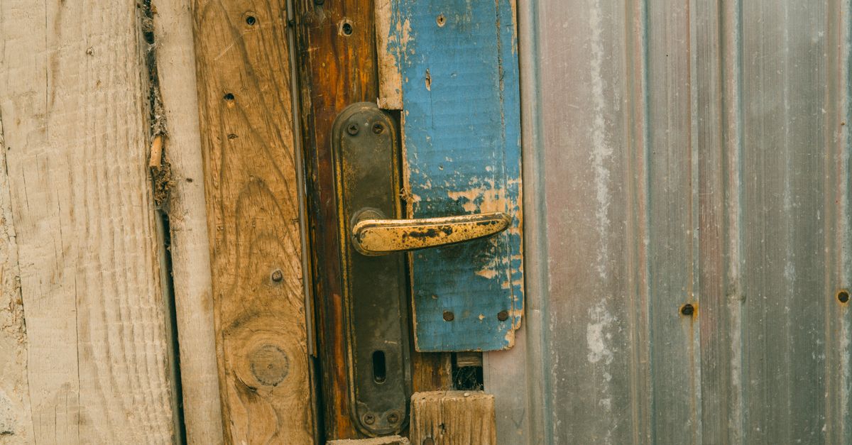 front door lock key — Ardsley Locksmith