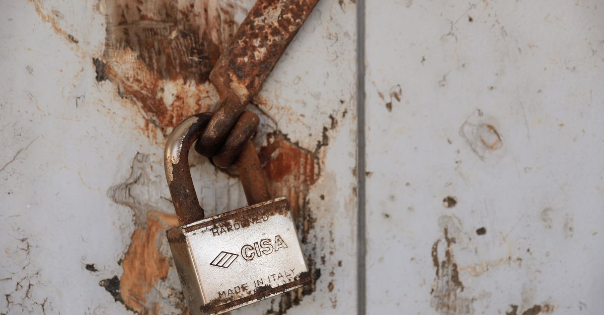 front door lock key — Ardsley Locksmith