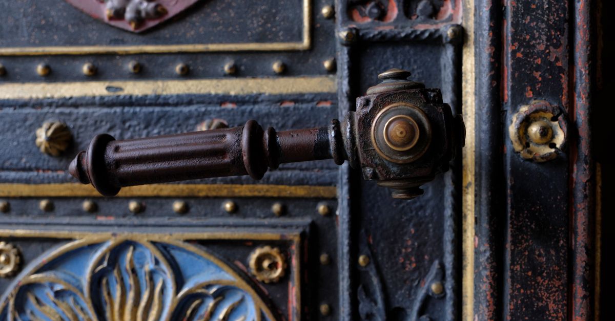 front door lock key — Ardsley Locksmith
