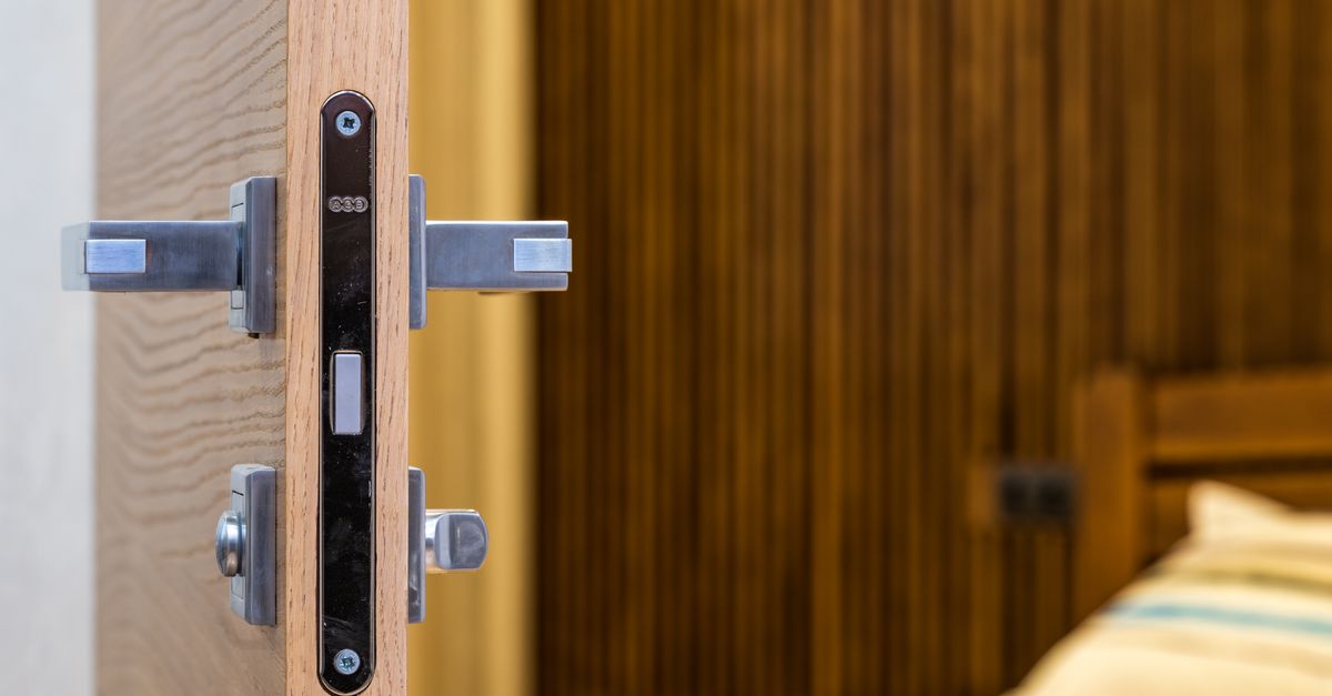 Just Moved In? A Practical Home Security Checklist for New Ardsley Residents — Ardsley Locksmith